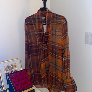 New sexy D&G blouse.